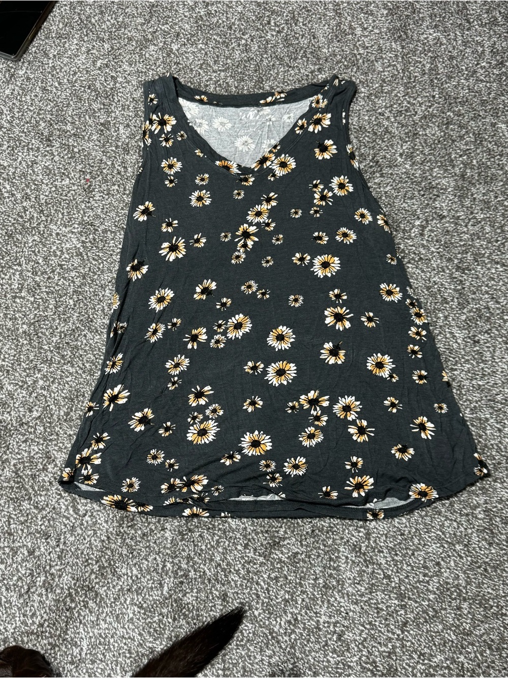 Women's Black Floral V-Neck Tank Top with Daisy Print
